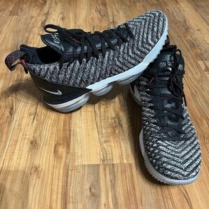 Nike LeBron XVI 16 Men's Sz 12‎ Oreo Black White Sneaker AO2588-006